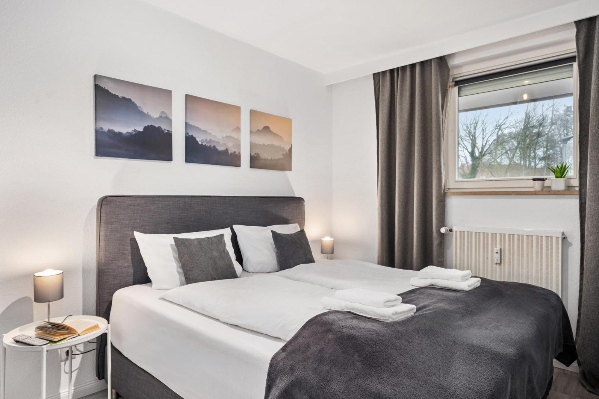 Greypearl - Ruhig Gelegen Mit Terrasse - Strandnaehe - Parkplatz - Wlan Büsum Esterno foto
